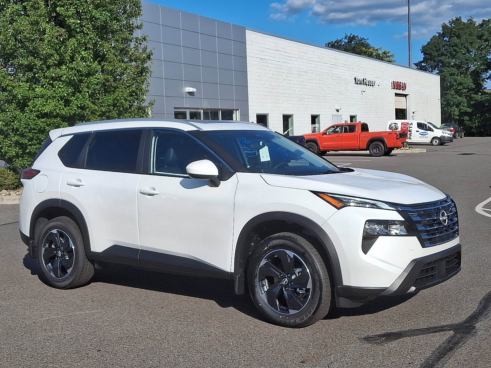 2026 Nissan Rogue SV's photo