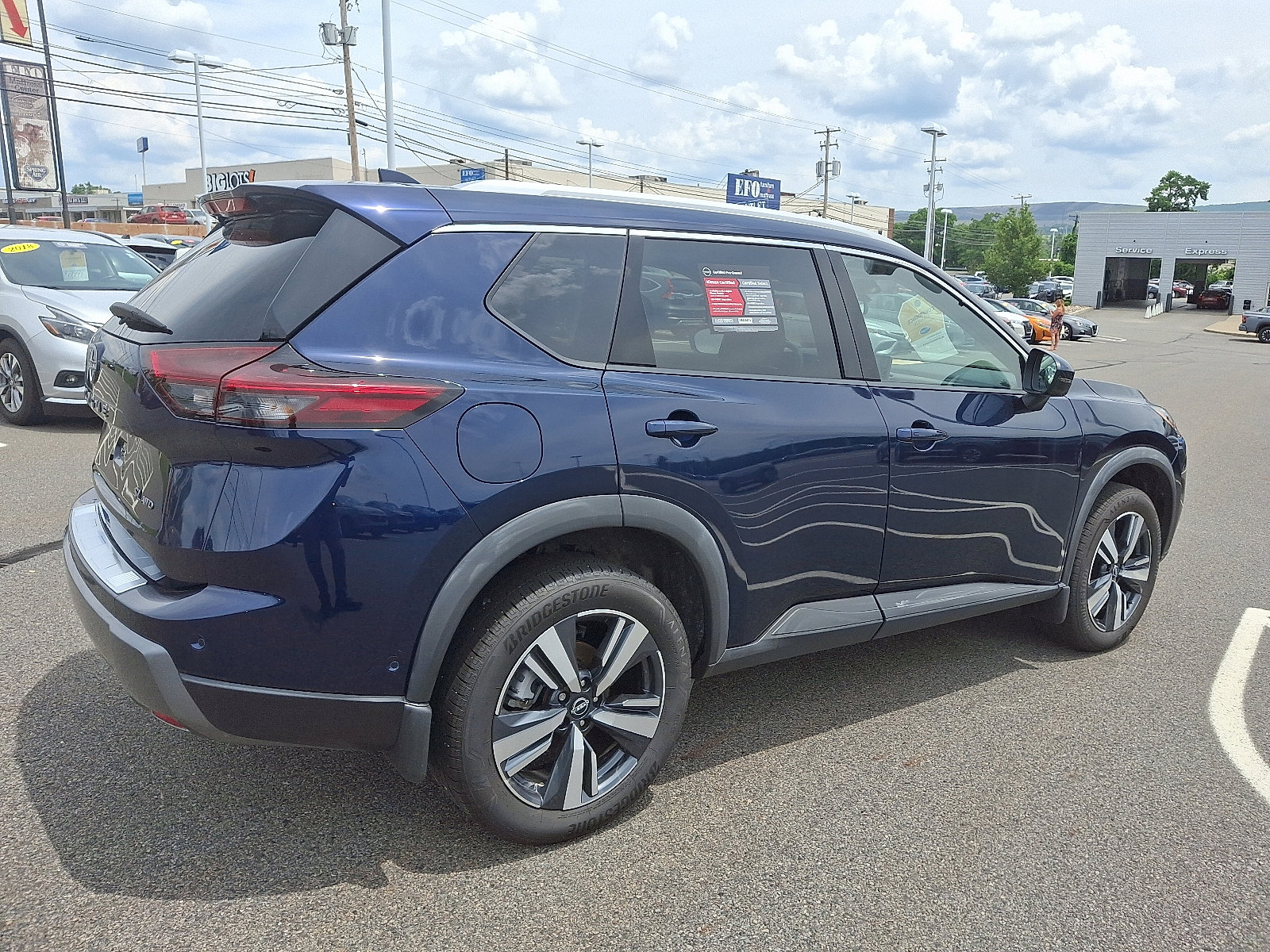 2024 Nissan Rogue SL - Photo 6