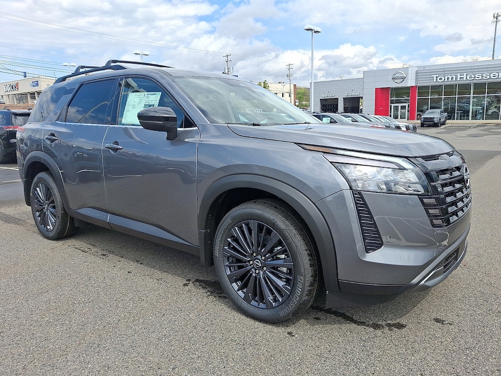 New 2026 Nissan Pathfinder SL SUV
