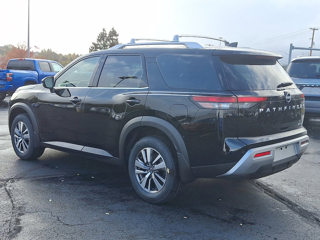 New 2025 Nissan Pathfinder SL SUV