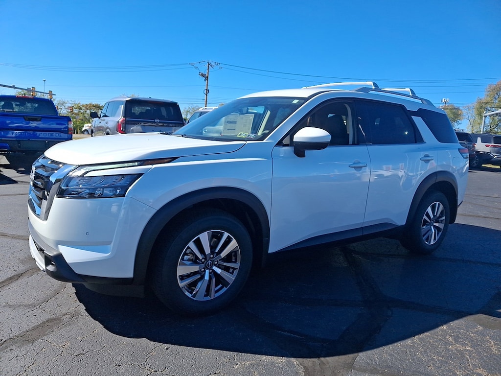 New 2025 Nissan Pathfinder SL SUV