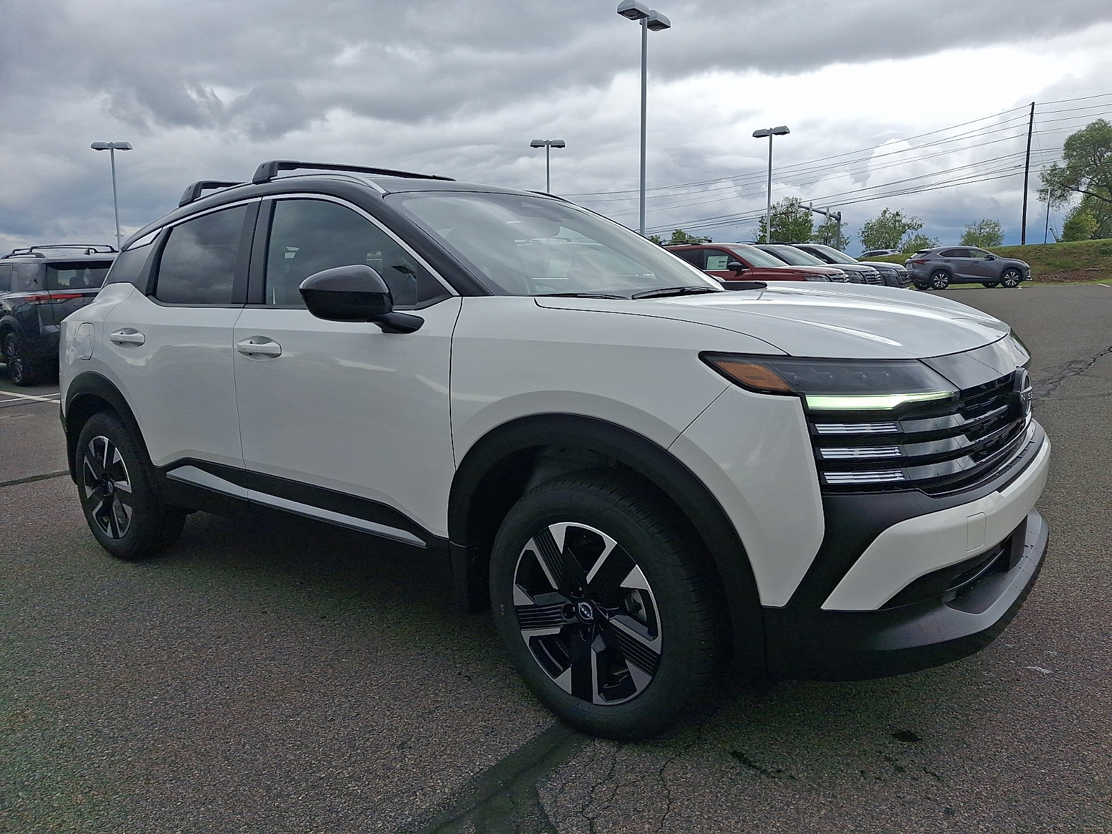 2026 Nissan Kicks 2.0 SV AWD's photo