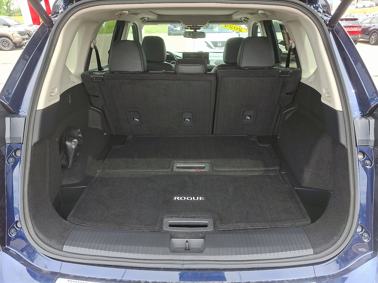 2024 Nissan Rogue SL - Photo 30