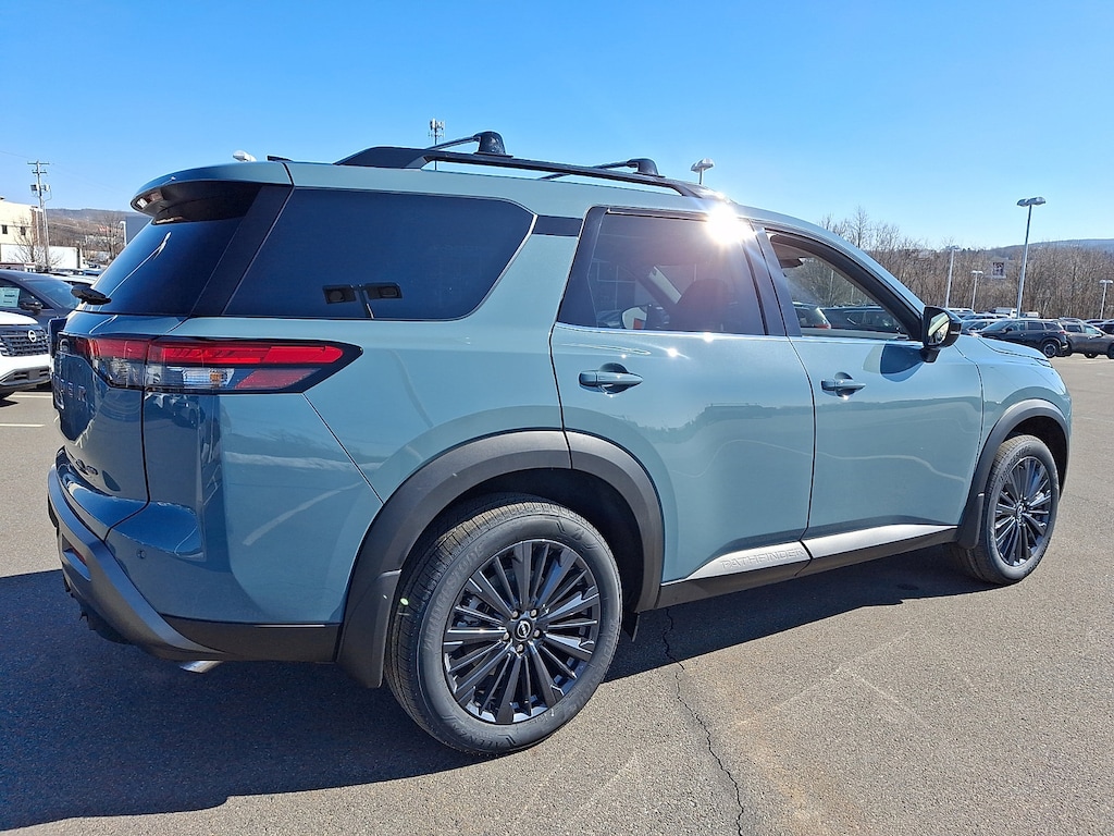 New 2026 Nissan Pathfinder SL SUV