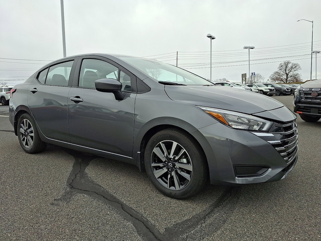 New 2025 Nissan Versa 1.6 SV Sedan