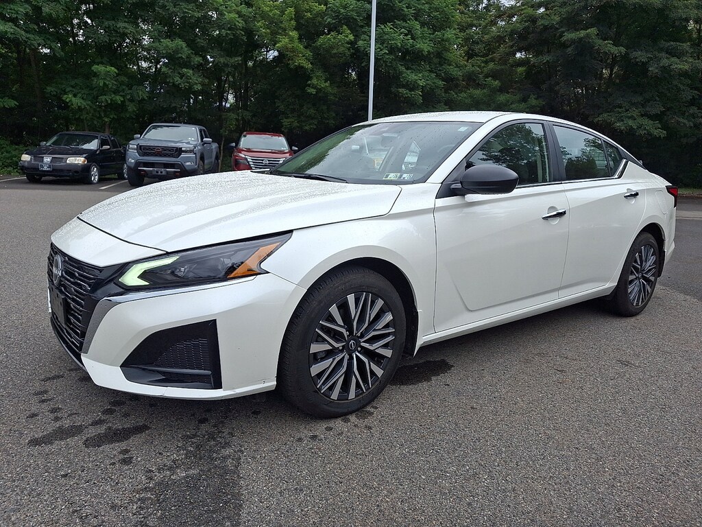 Used 2024 Nissan Altima 2.5 SV Sedan