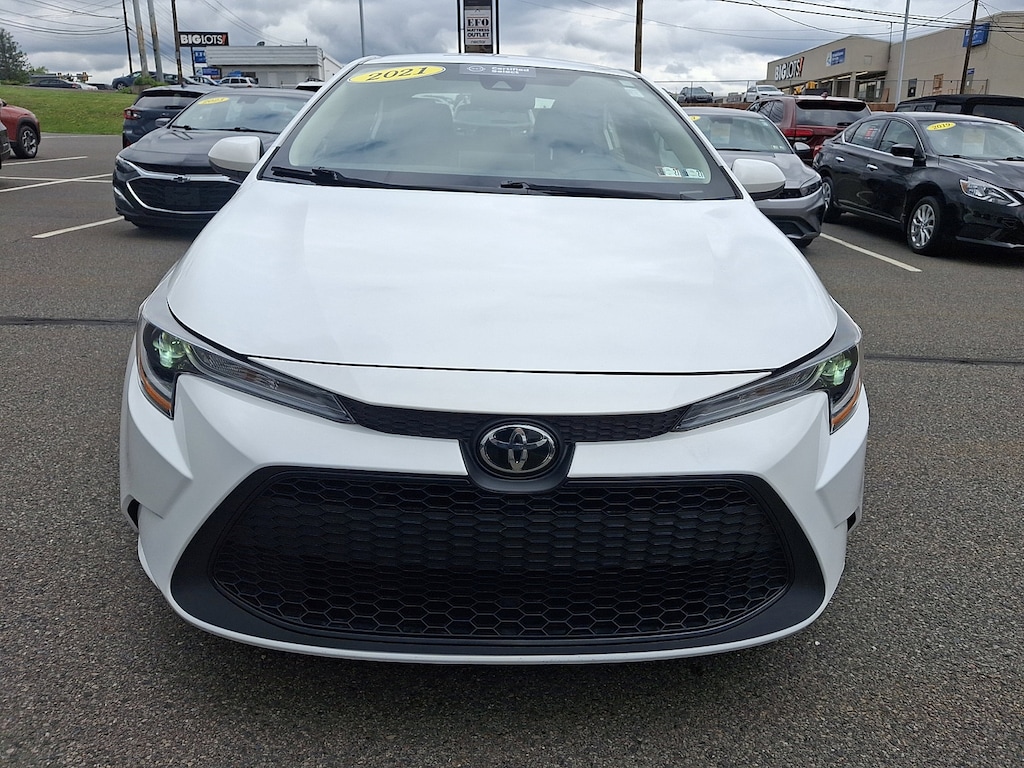 Used 2021 Toyota Corolla LE Sedan
