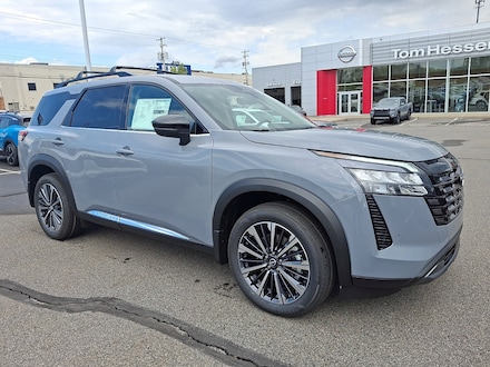 2026 Nissan Pathfinder Platinum SUV