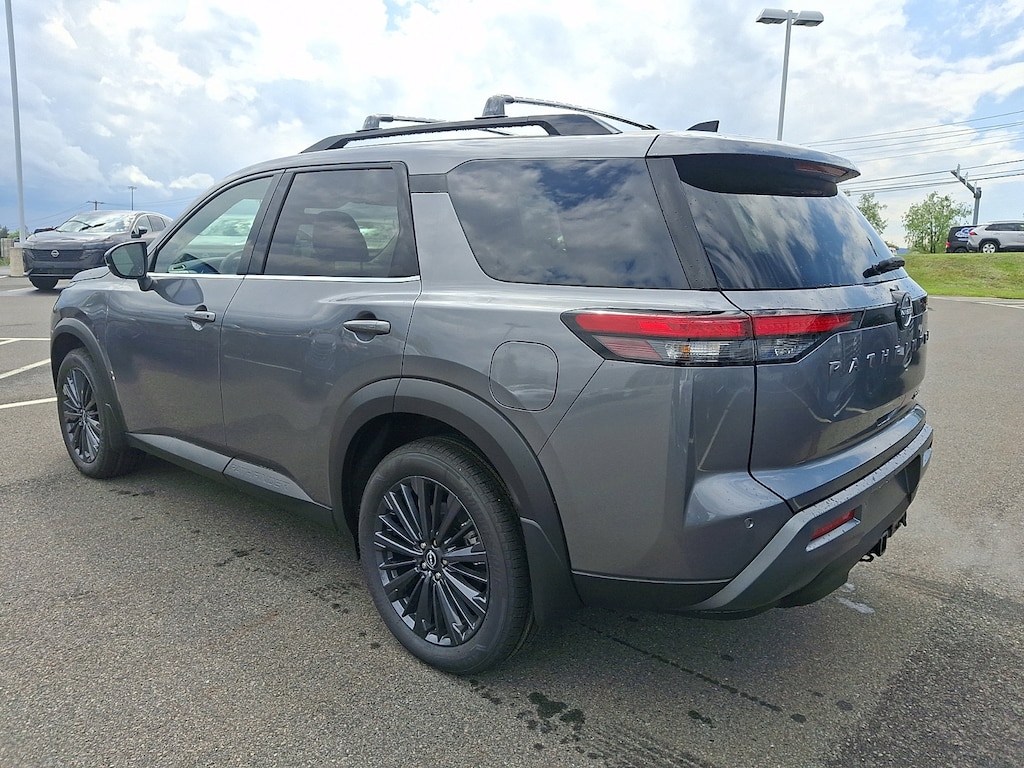 New 2026 Nissan Pathfinder SL SUV