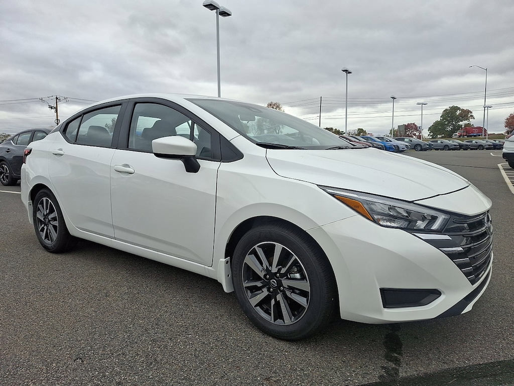New 2025 Nissan Versa 1.6 SV Sedan