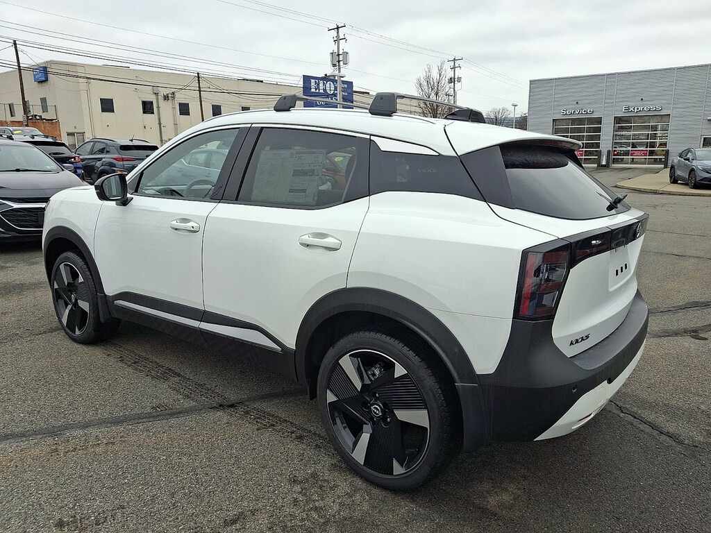 New 2026 Nissan Kicks SR SUV