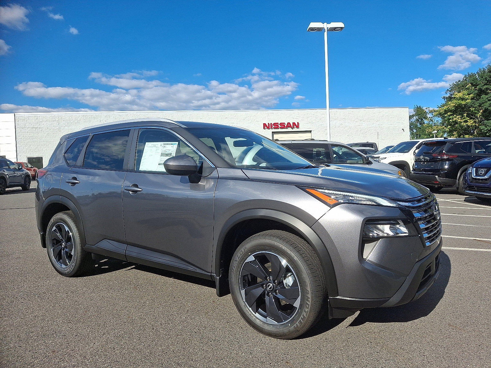 2026 Nissan Rogue SV's photo