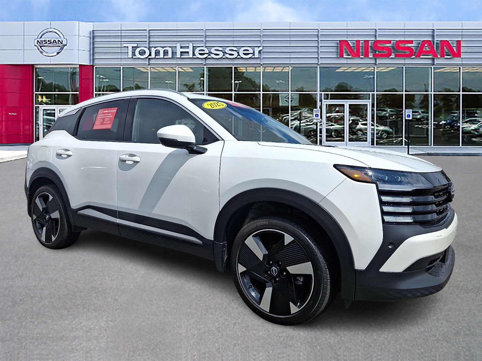 2025 Nissan Kicks 2.0 SR AWD's photo