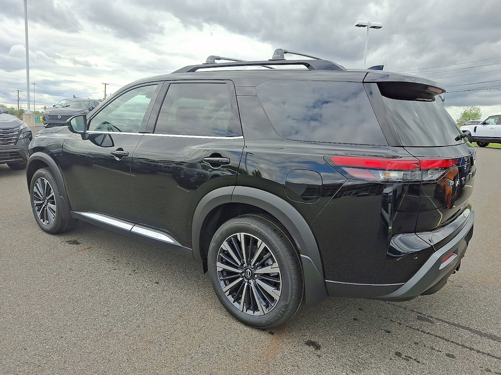 New 2026 Nissan Pathfinder Platinum SUV