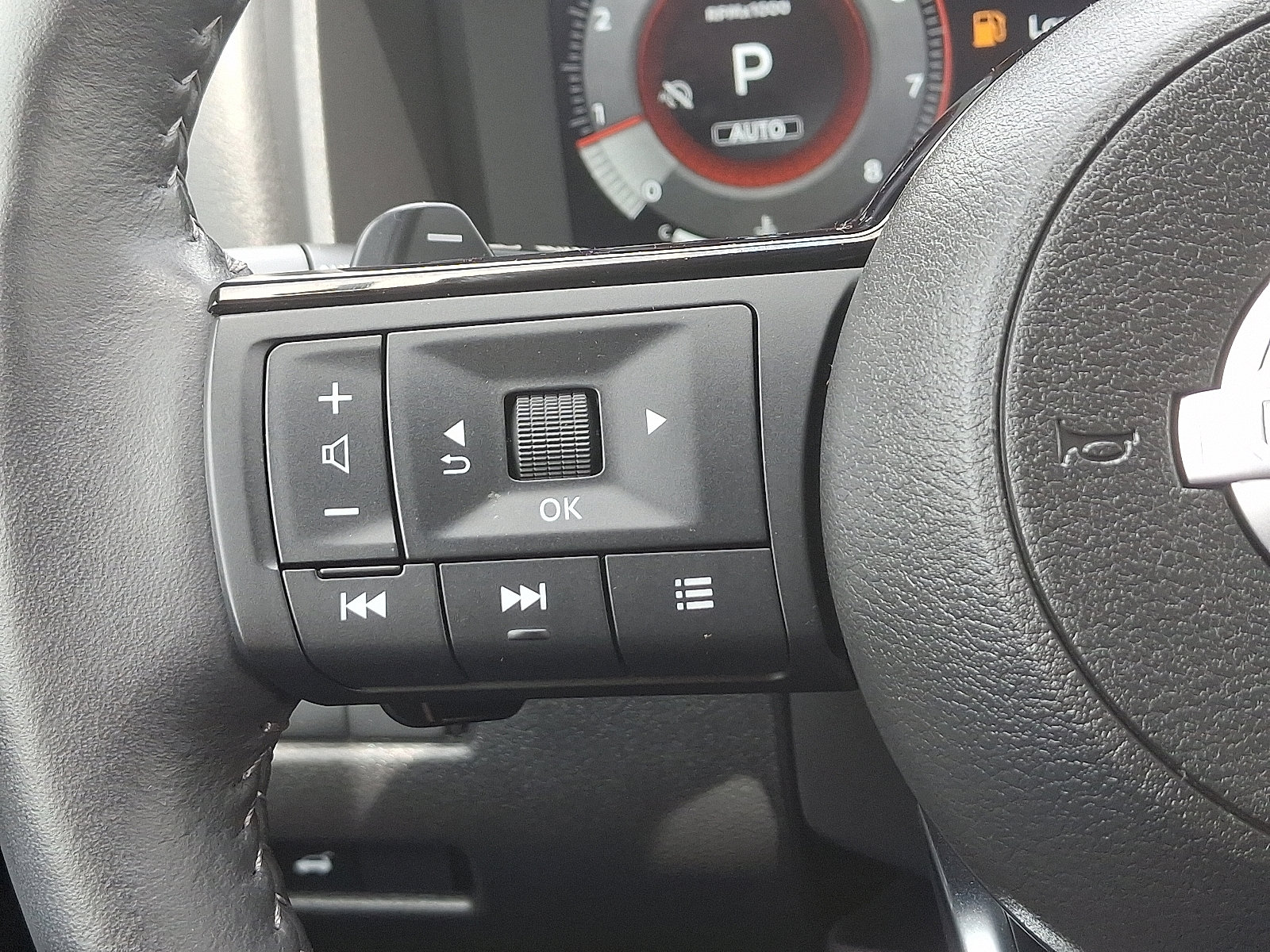 2024 Nissan Rogue SL - Photo 23