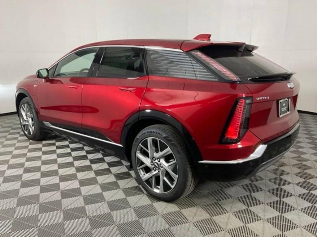New 2026 CADILLAC OPTIQ Luxury SUV