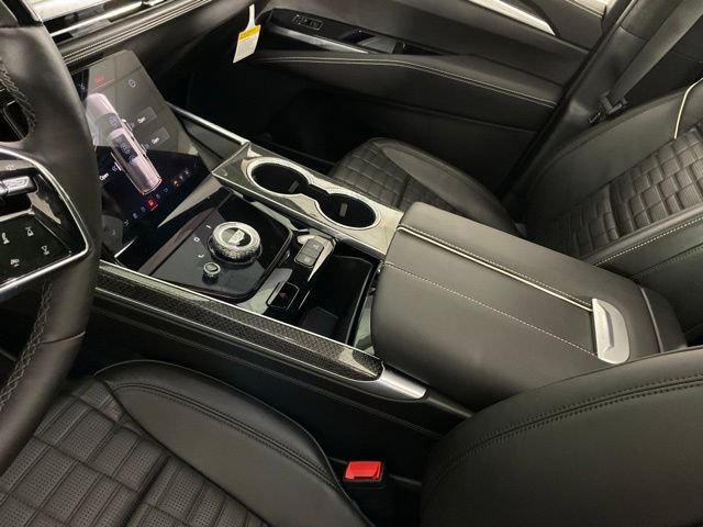 2026 Cadillac Escalade ESV V-Series - Photo 13