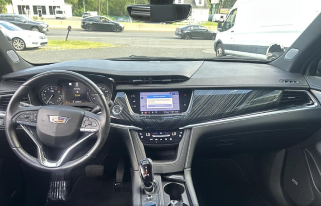 Used 2024 CADILLAC XT6 Premium Luxury SUV
