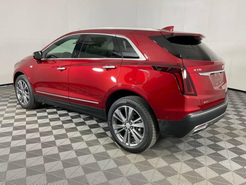 New 2026 CADILLAC XT5 Premium Luxury SUV
