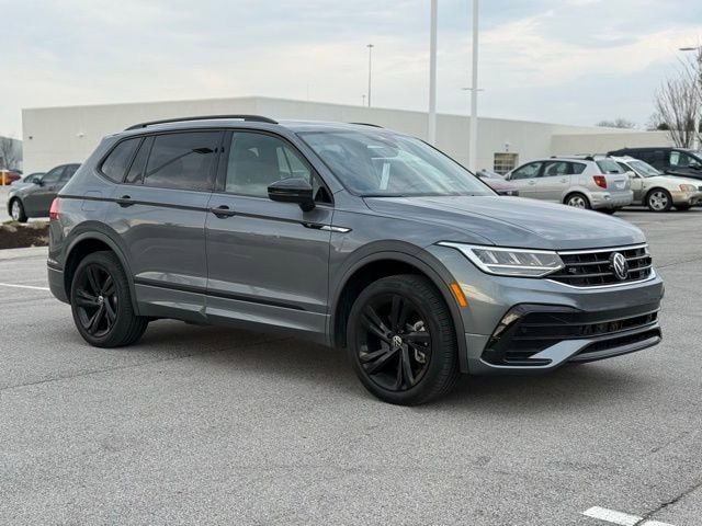 2023 Volkswagen Tiguan SE R-LINE BLACK