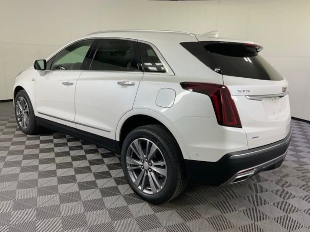 New 2026 CADILLAC XT5 Premium Luxury SUV