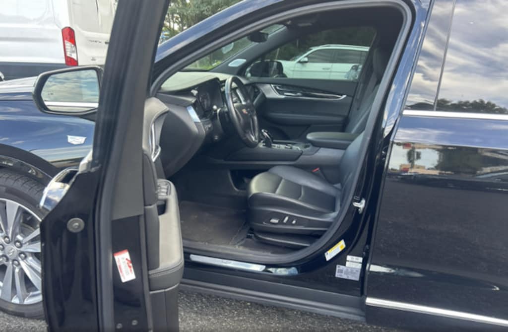 Used 2024 CADILLAC XT6 Premium Luxury SUV