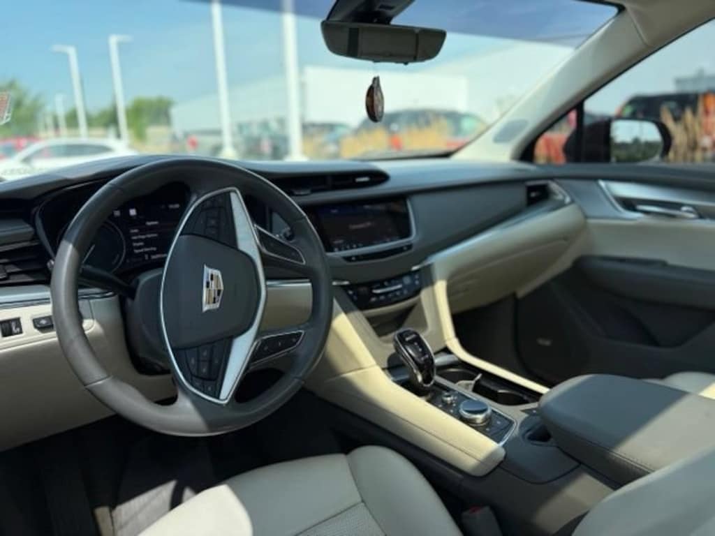 Used 2022 CADILLAC XT5 Premium Luxury SUV