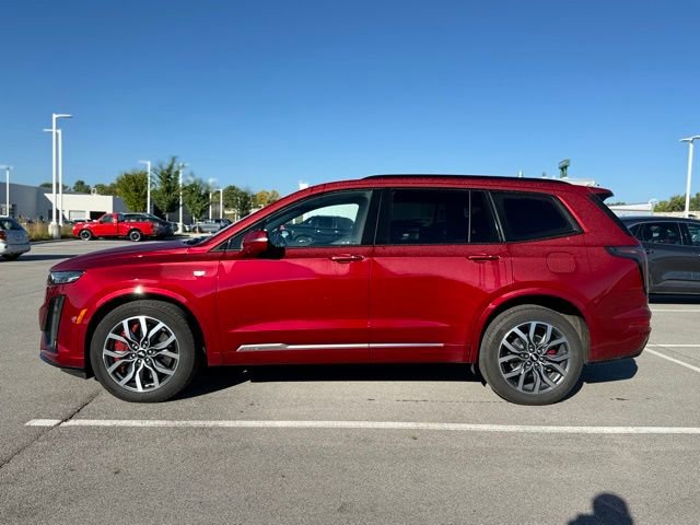 2023 Cadillac XT6 Sport photo 2