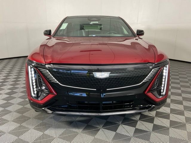 2025 Cadillac Lyriq Sport photo 2