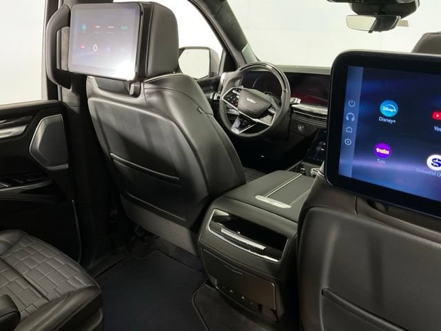 2026 Cadillac Escalade ESV V-Series - Photo 29