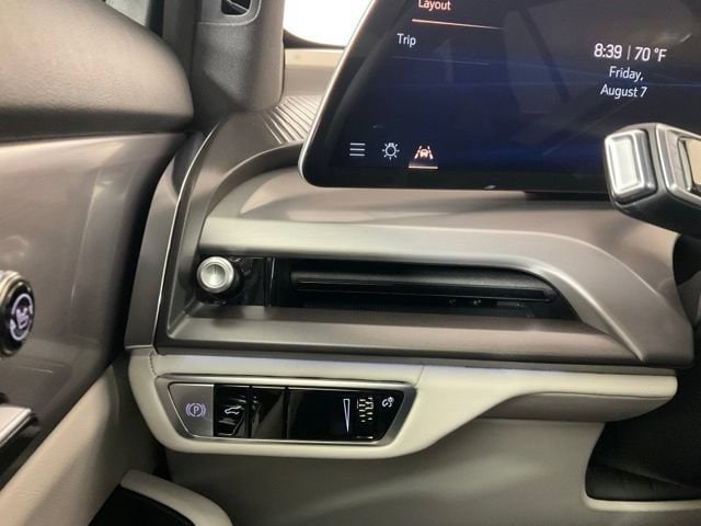 2027 Cadillac VISTIQ Luxury - Photo 15
