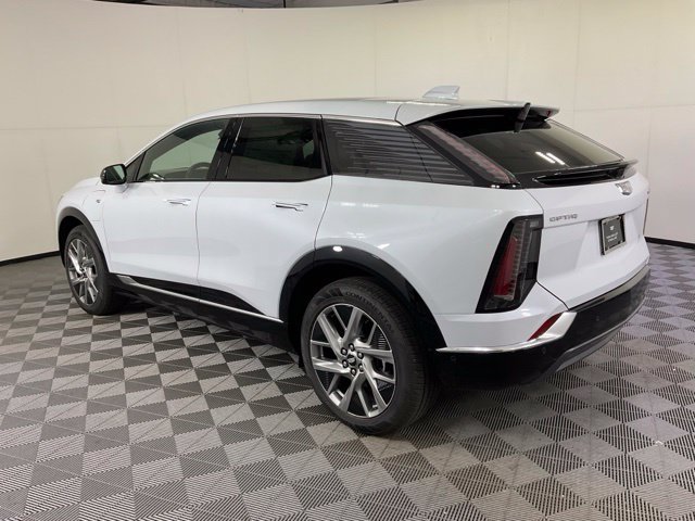 New 2026 CADILLAC OPTIQ Luxury SUV