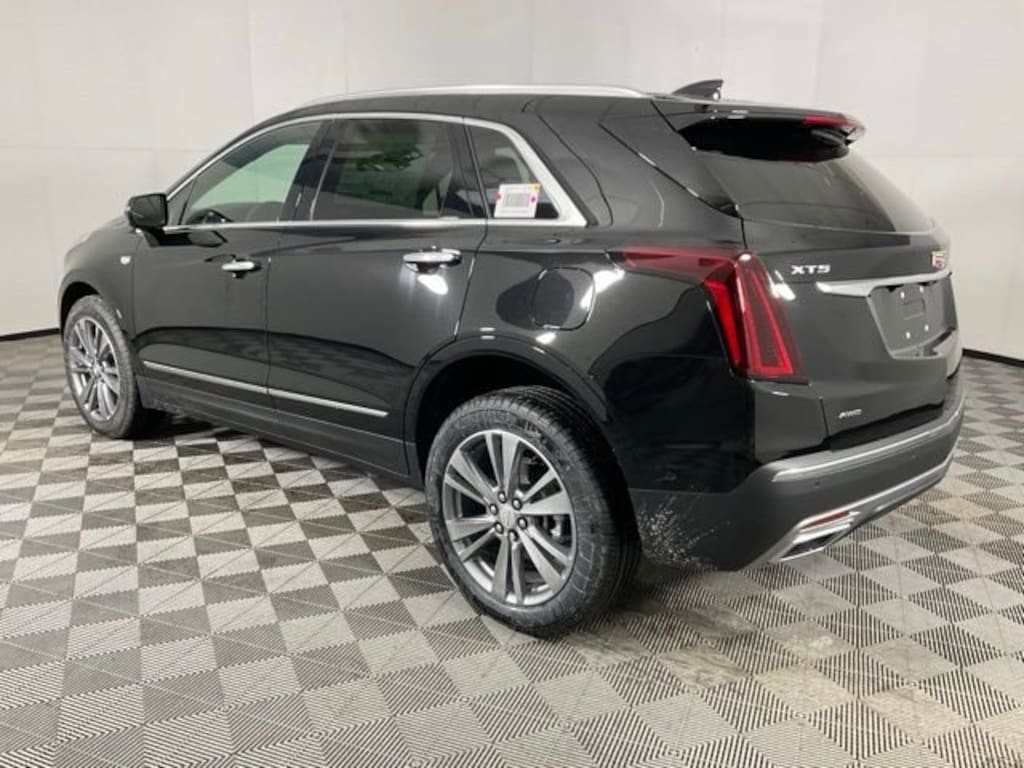 New 2026 CADILLAC XT5 Premium Luxury SUV