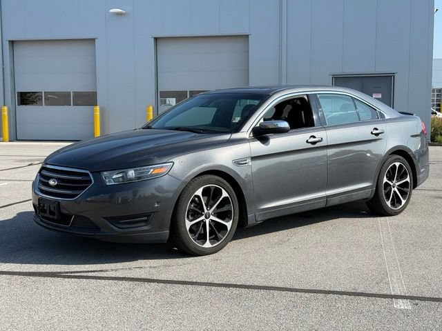 2015 Ford Taurus Limited AWD's photo