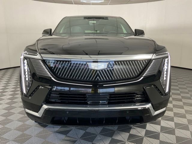 2025 Cadillac Escalade IQ Luxury photo 2