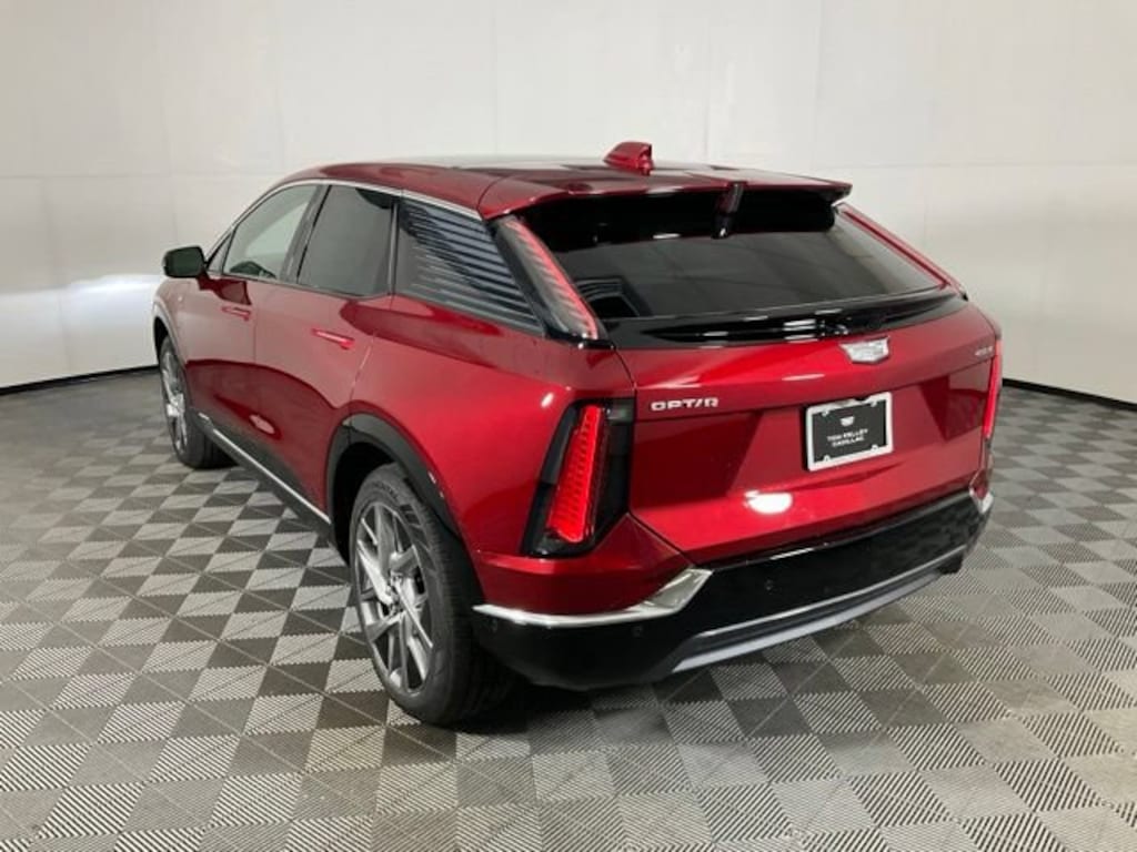 New 2026 CADILLAC OPTIQ Luxury SUV
