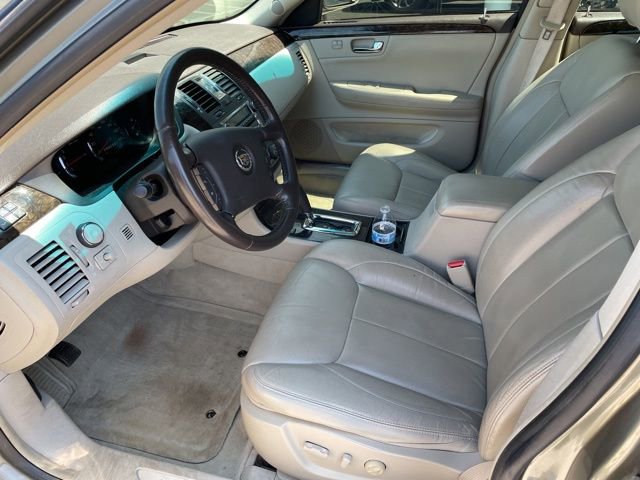2011 Cadillac DTS Luxury photo 4