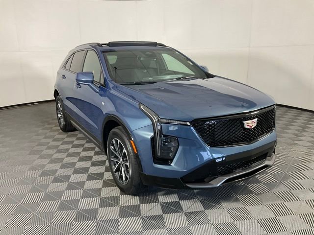 2025 Cadillac XT4 Sport photo 3
