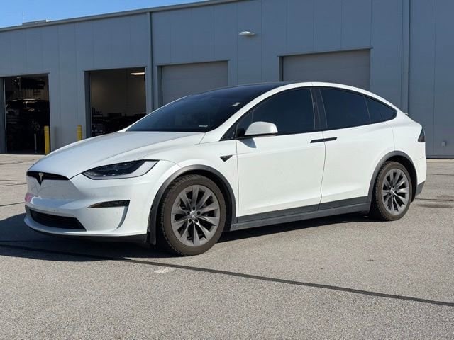 2022 Tesla Model X Long Range's photo
