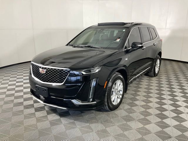 2025 Cadillac XT6 Luxury's photo