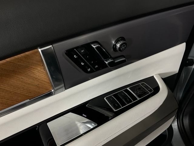 2027 Cadillac VISTIQ Luxury - Photo 21