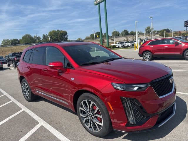 2023 Cadillac XT6 Sport photo 2