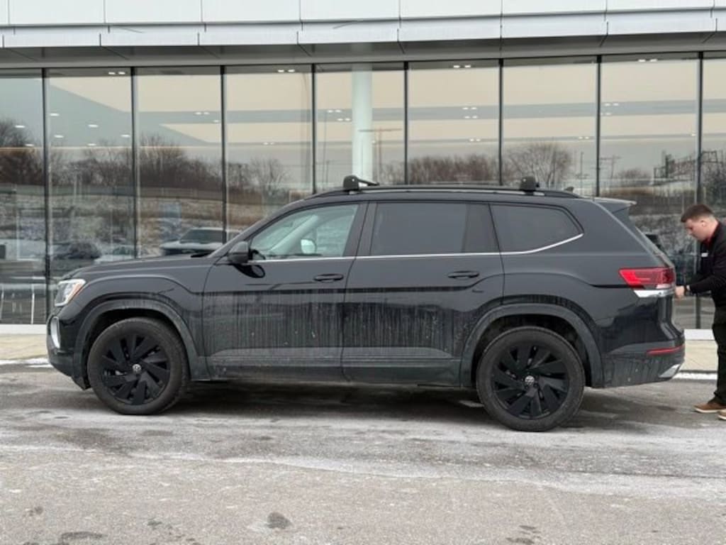 Used 2024 Volkswagen Atlas 2.0T SE w/Technology