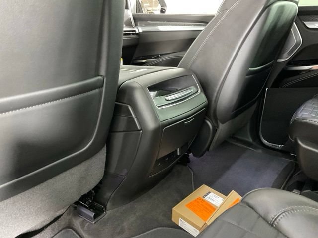 2026 Cadillac Escalade ESV V-Series - Photo 14