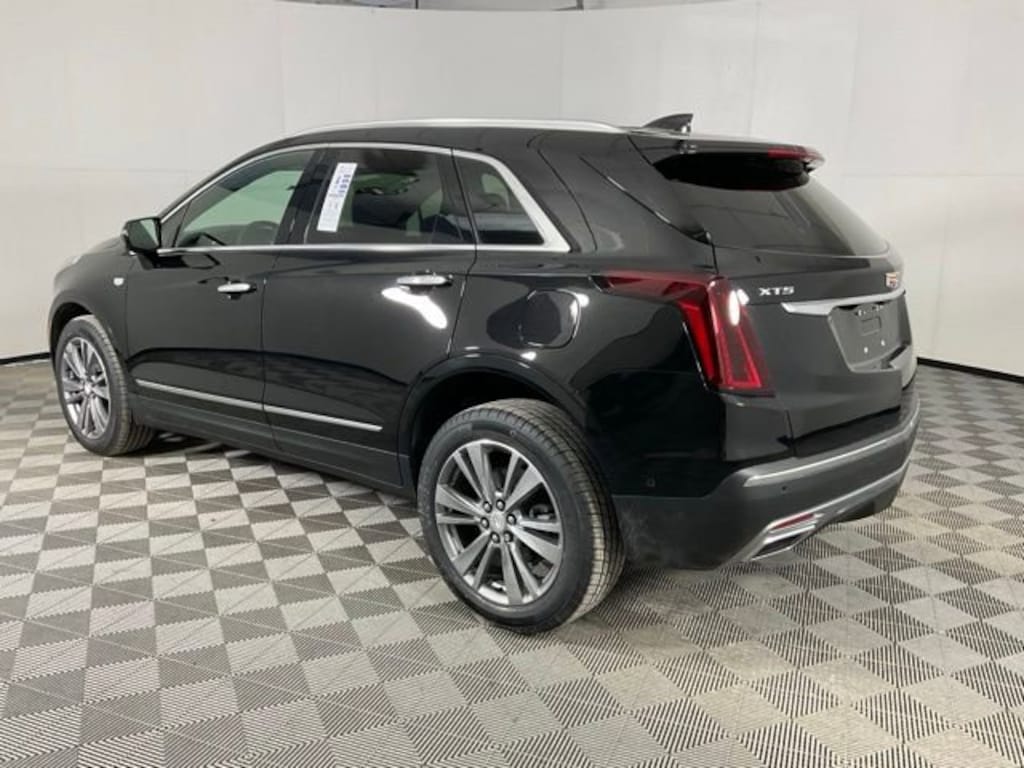 New 2026 CADILLAC XT5 Premium Luxury SUV