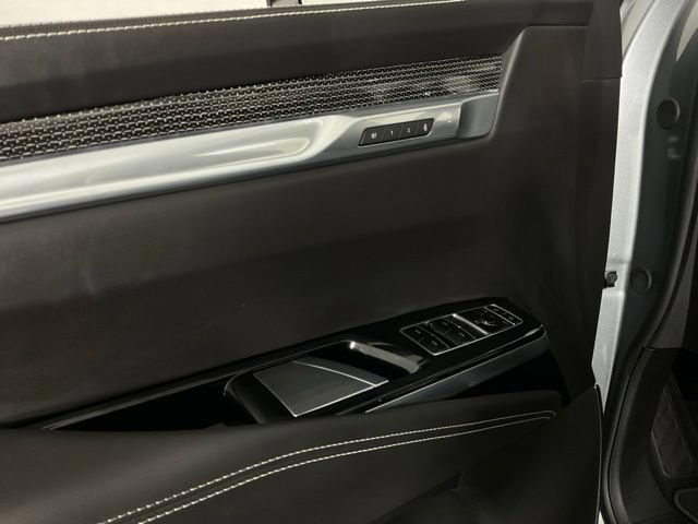 2026 Cadillac Escalade ESV V-Series - Photo 25