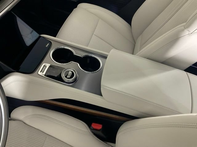 2027 Cadillac VISTIQ Luxury - Photo 16
