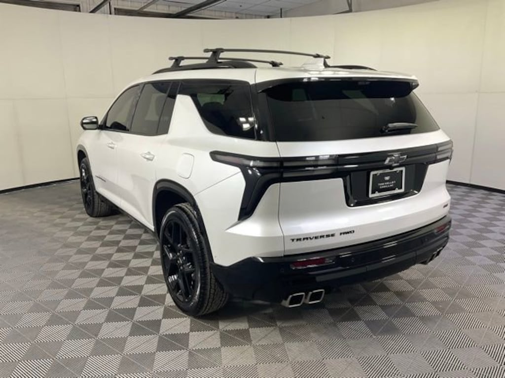 Used 2025 Chevrolet Traverse RS SUV