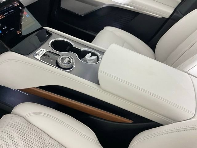 2026 Cadillac VISTIQ Luxury - Photo 16