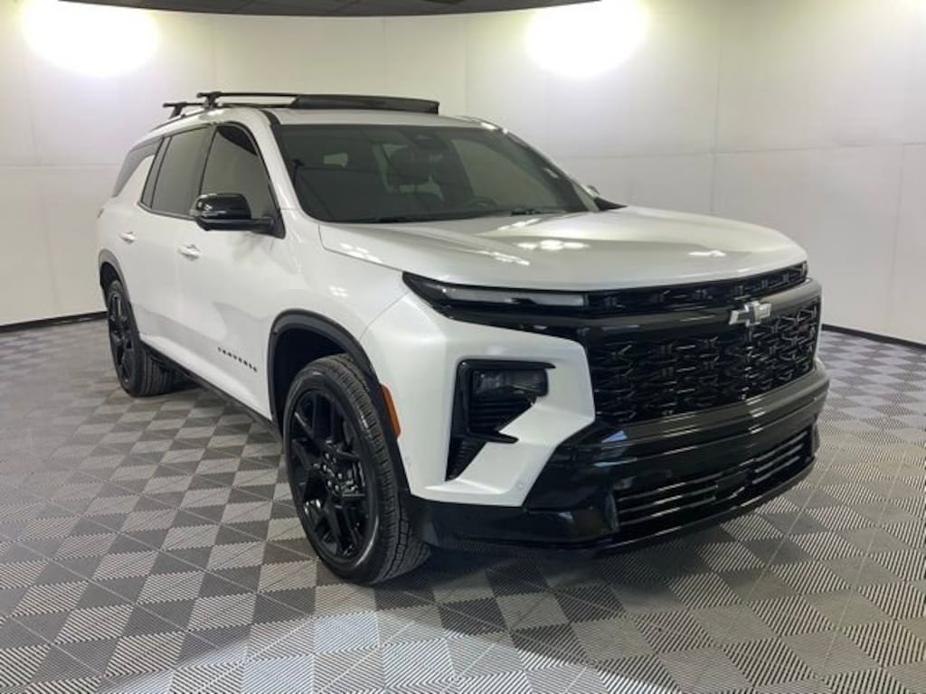 Used 2025 Chevrolet Traverse RS SUV